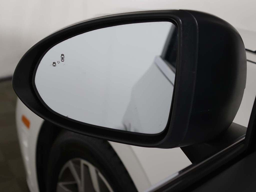 Used 2022 Gray Hyundai SEL image 32