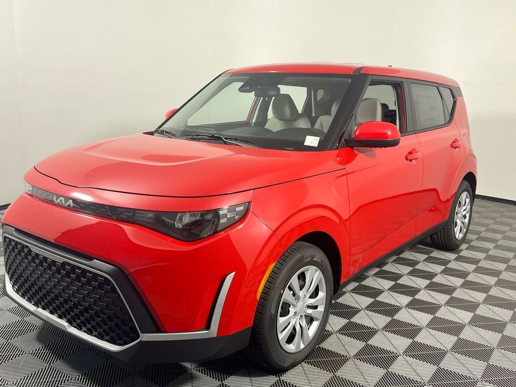 Used 2022 Red Kia LX image 9