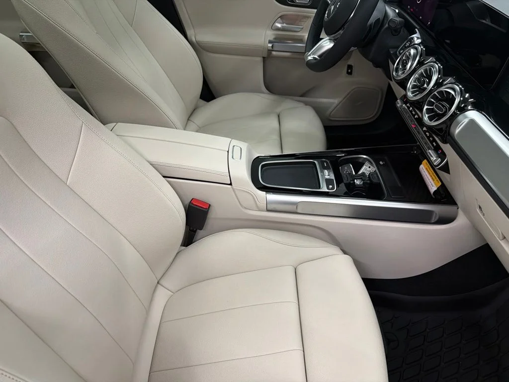 New 2026 Black Mercedes-Benz GLB 250 image 28