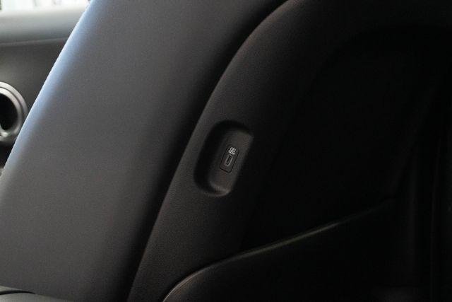 New 2026 White Hyundai Blue SEL 8P image 19