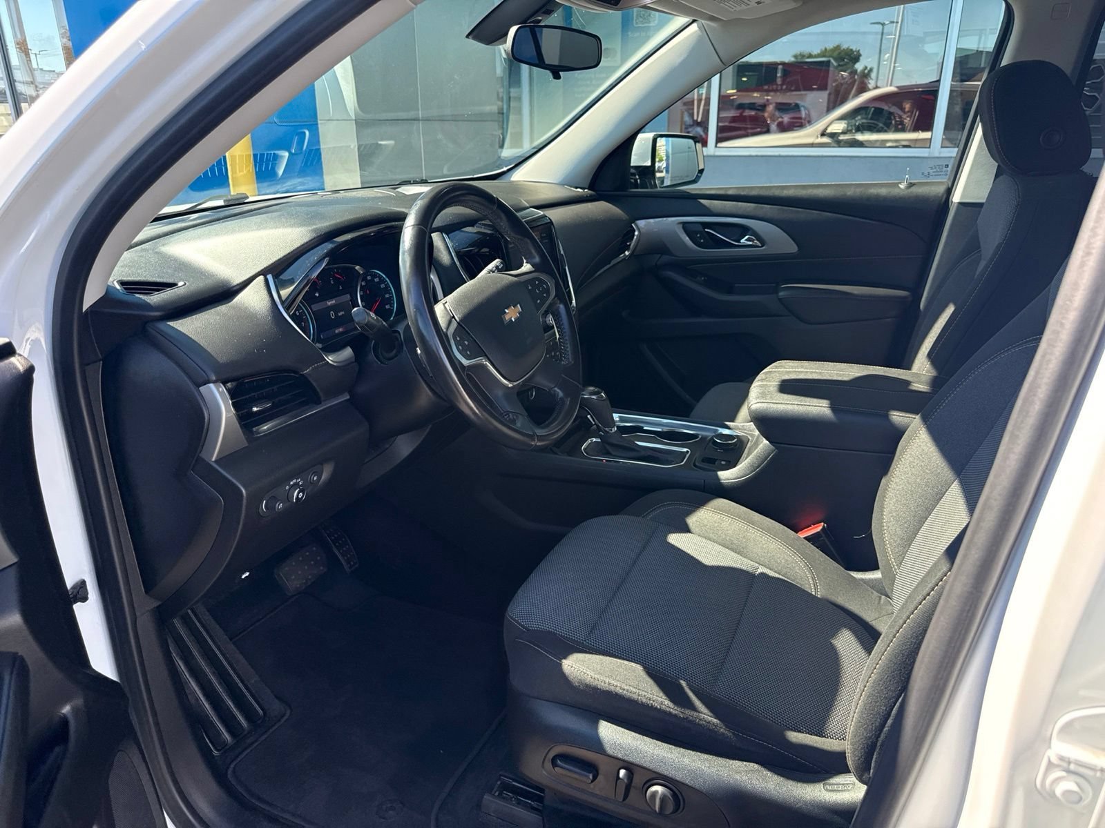 Used 2020 SUMMIT WHITE Chevrolet LT Cloth image 19