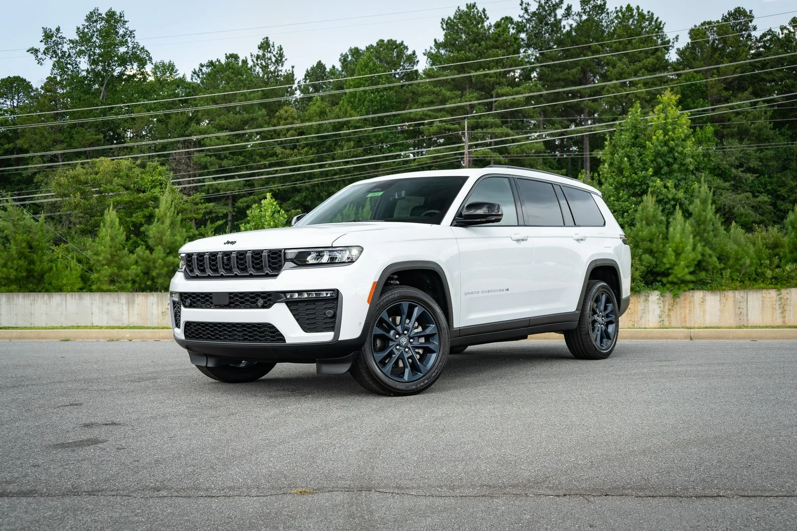 New 2026 White Jeep  image 1