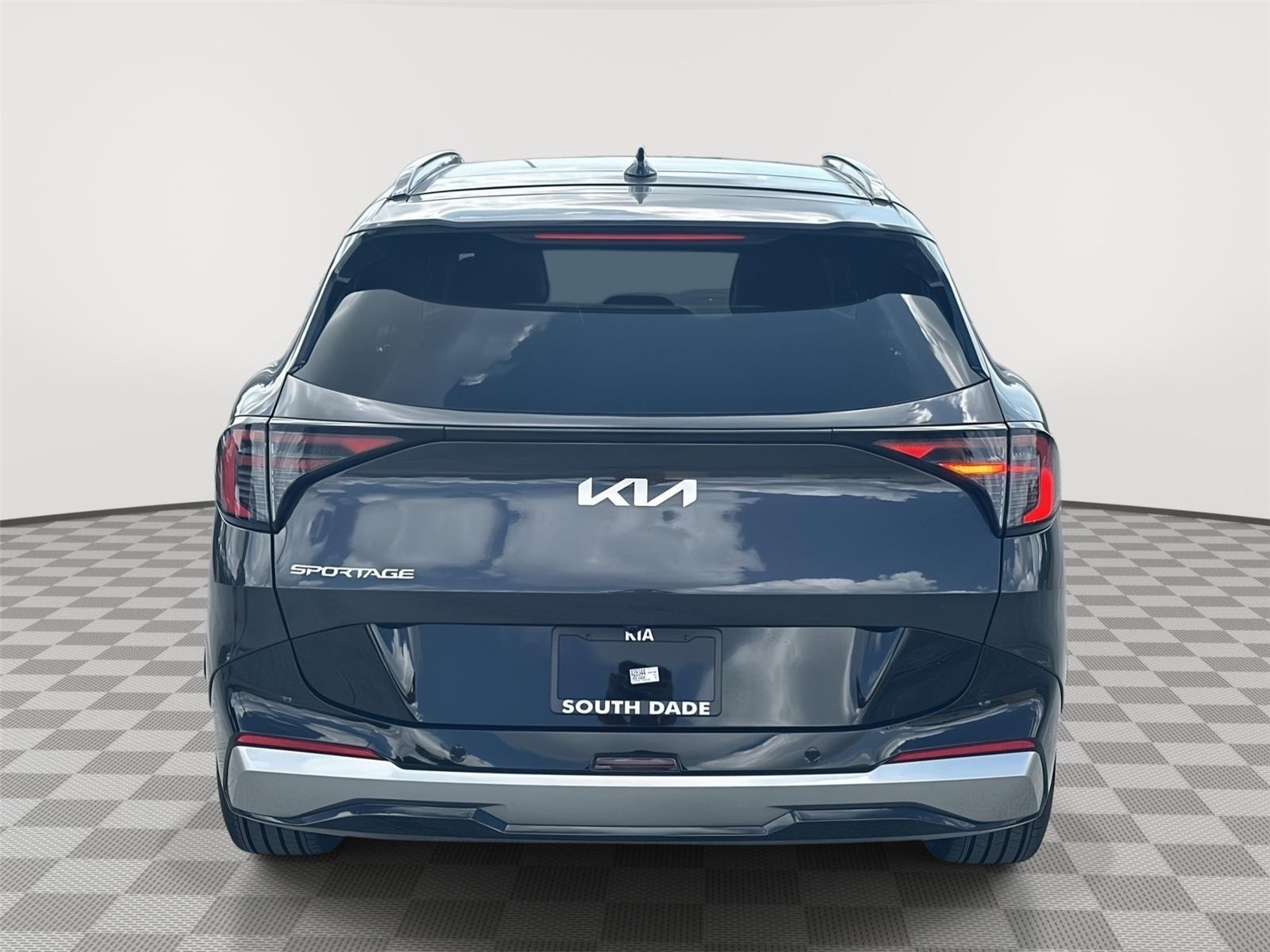 New 2026 Panthera Metal Gray Kia SX-Prestige image 5