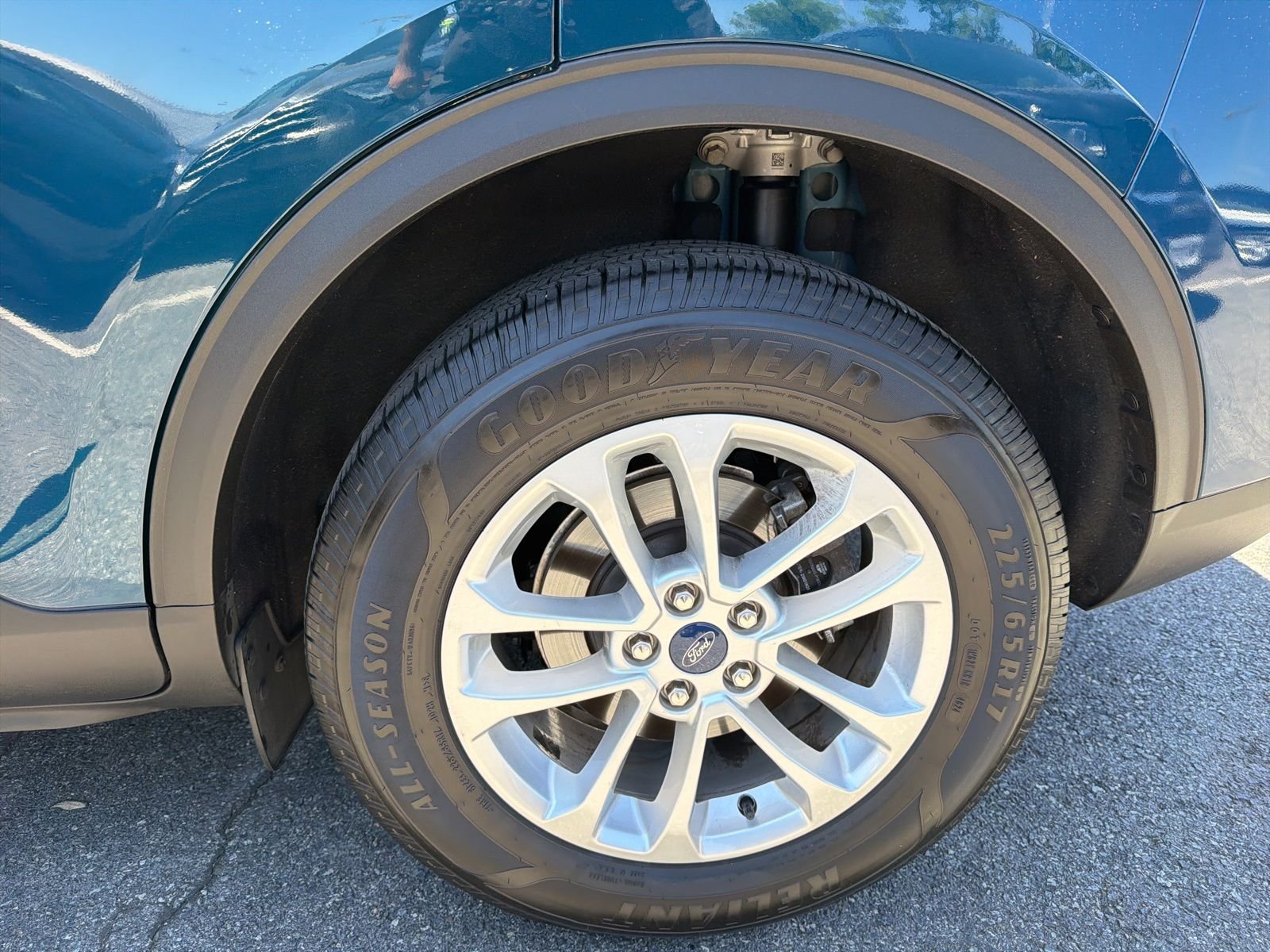 Used 2020 Green Ford SE image 23