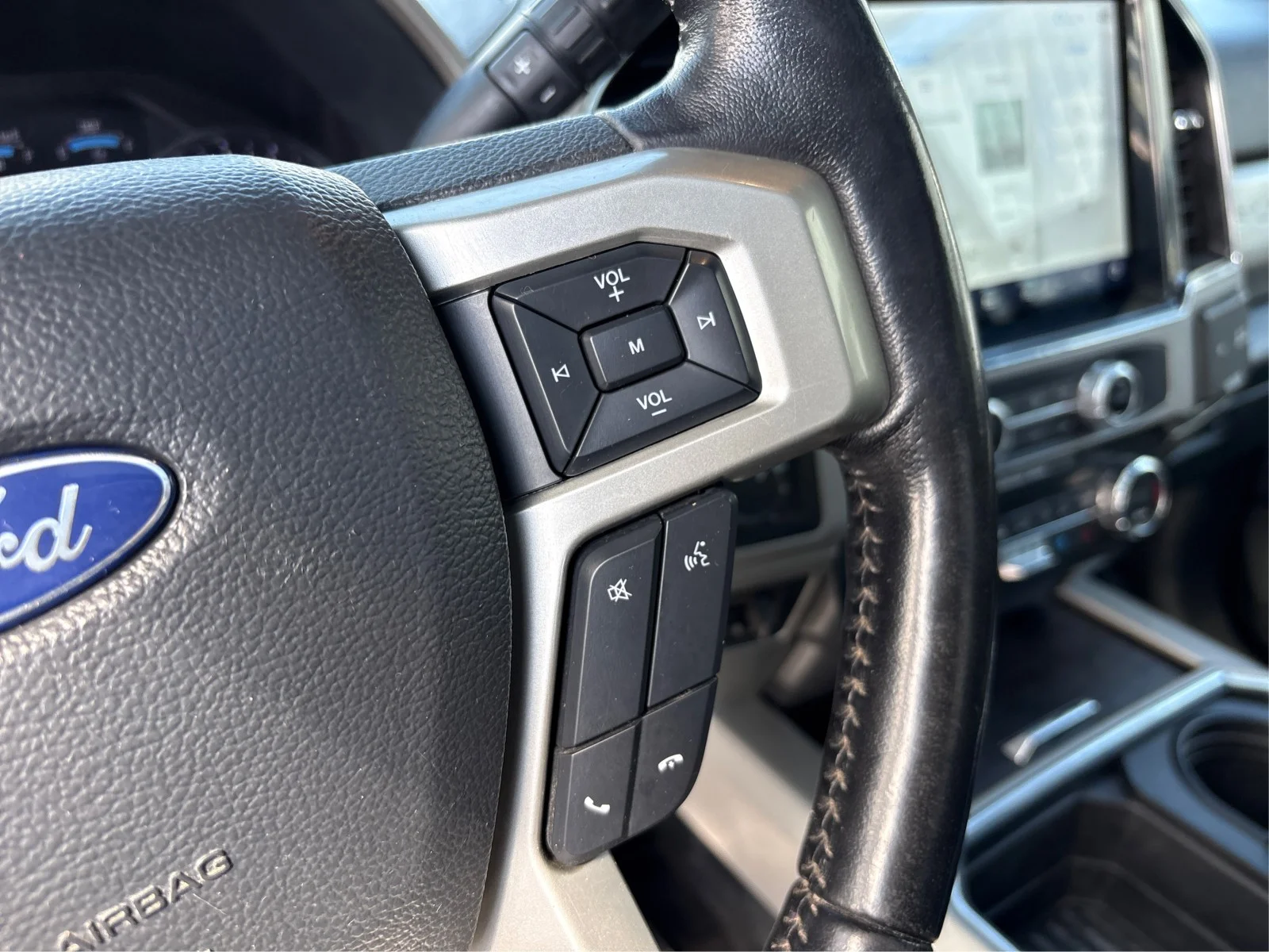 Used 2022 White Ford LARIAT image 19