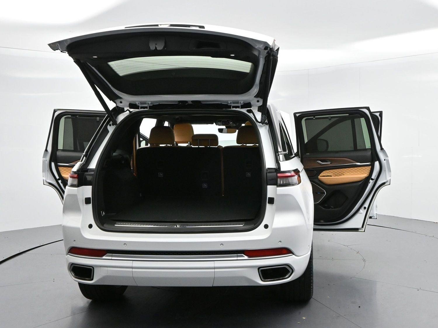 Used 2022 White Jeep Summit image 48
