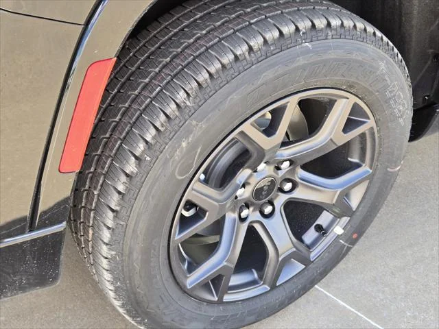 New 2026 High Gloss Black Exterior Paint Jeep Limited Altitude image 6