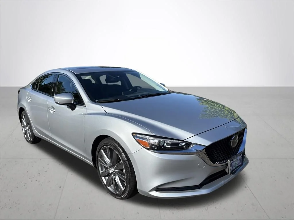 Used 2018 Silver Mazda Touring image 4