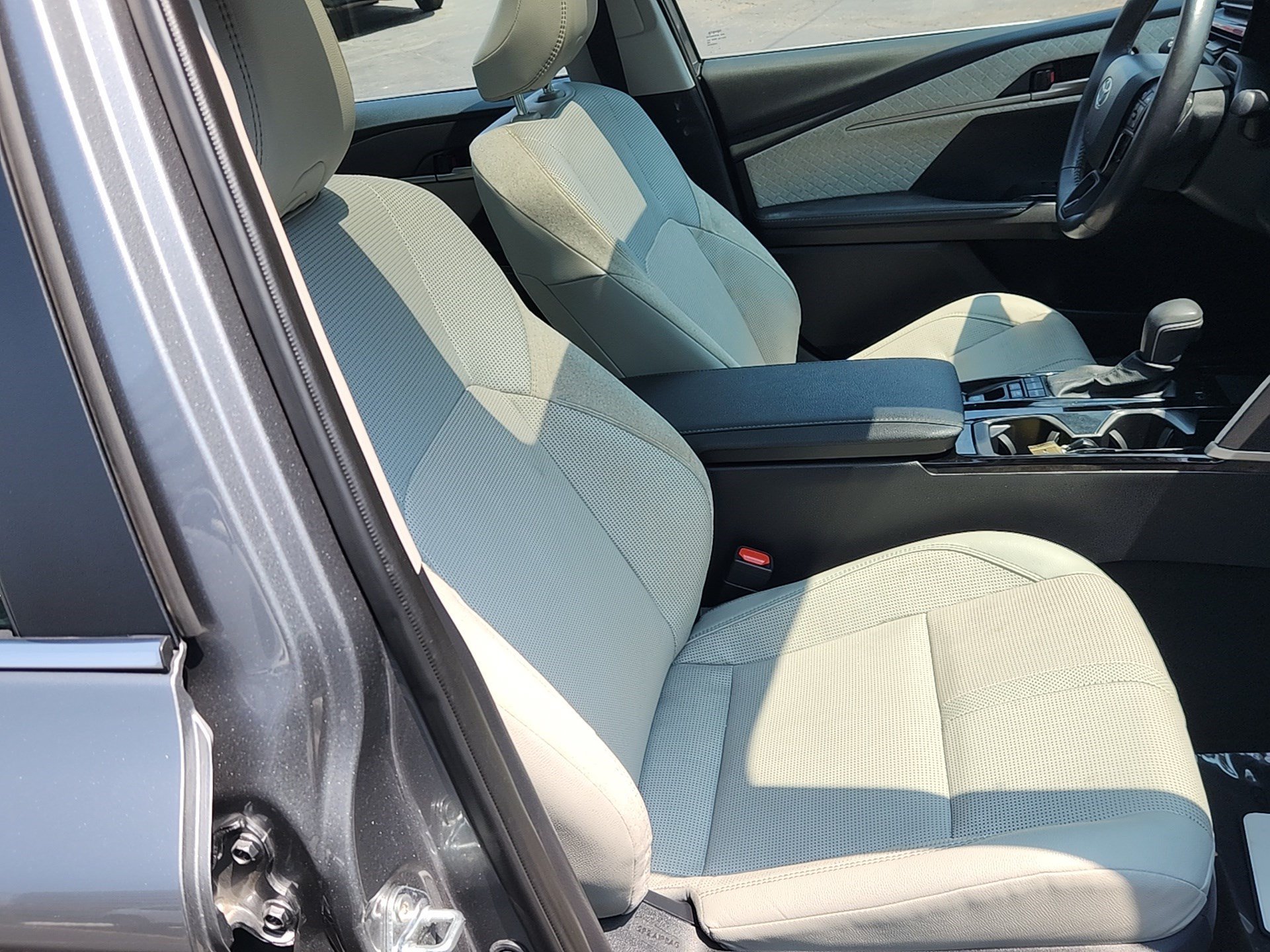 Certified Used 2025 Heavy Metal Toyota XLE image 31