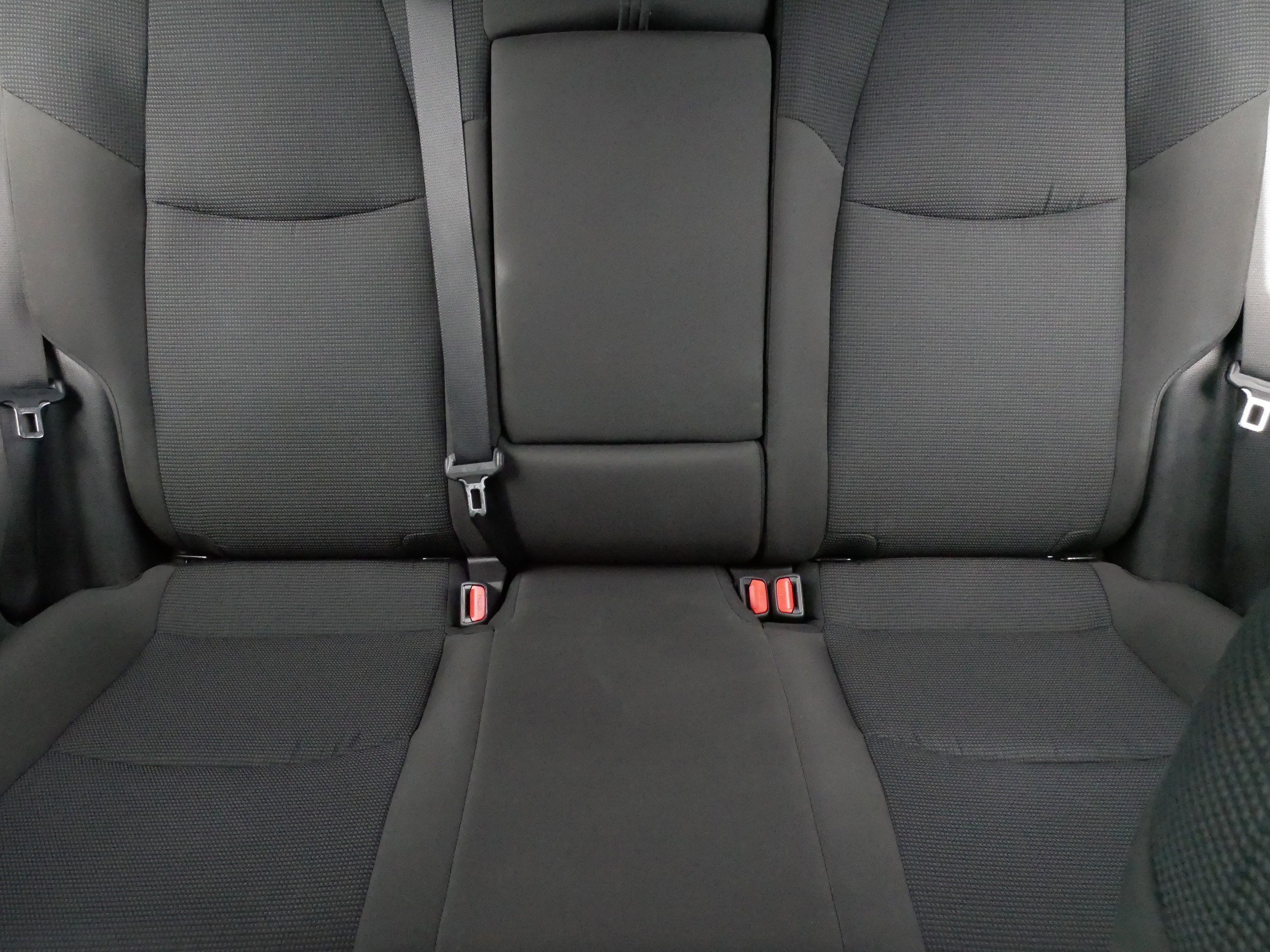 2025 Toyota RAV4 LE - Photo 13