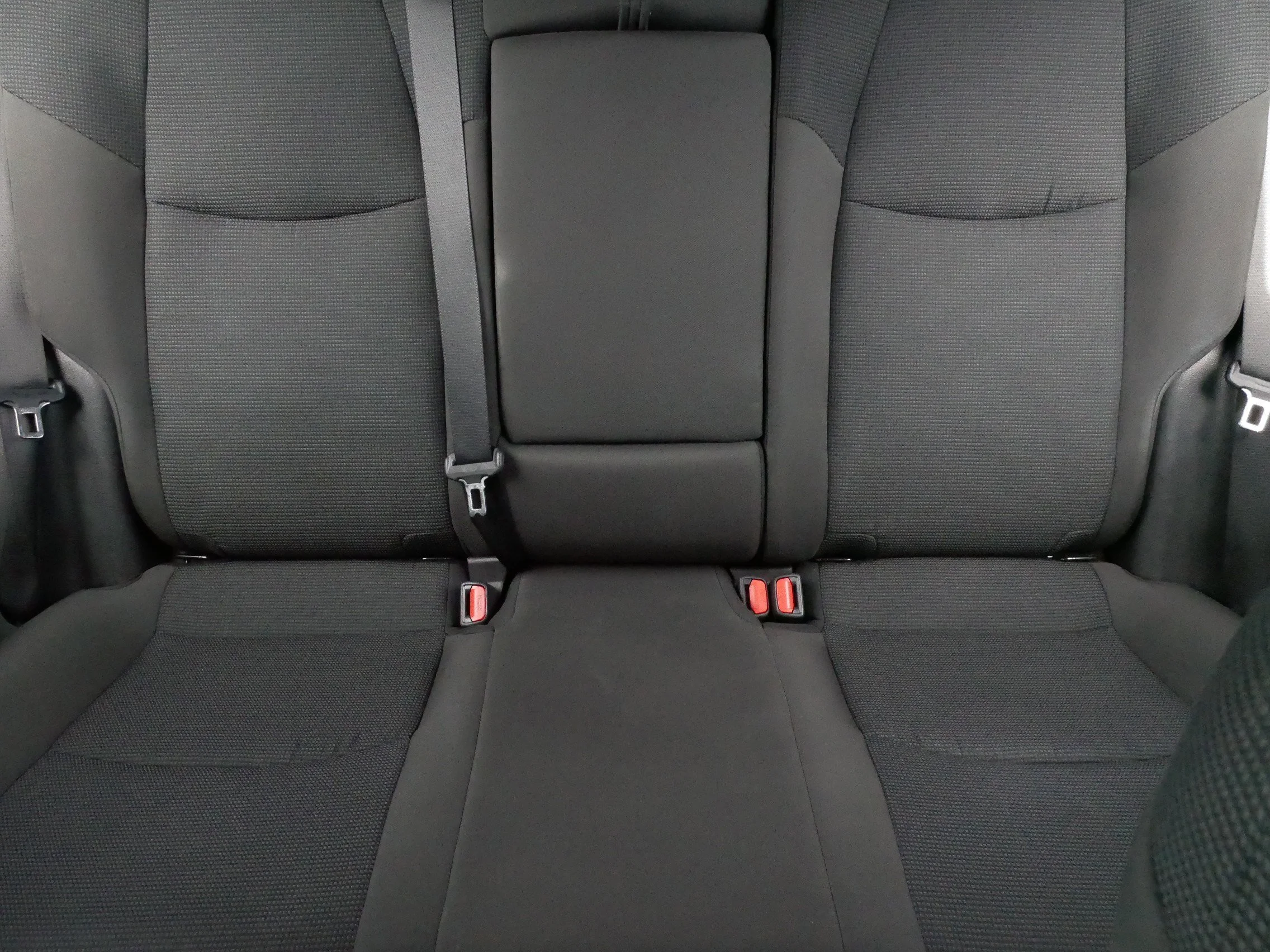2025 Toyota RAV4 LE - Photo 13