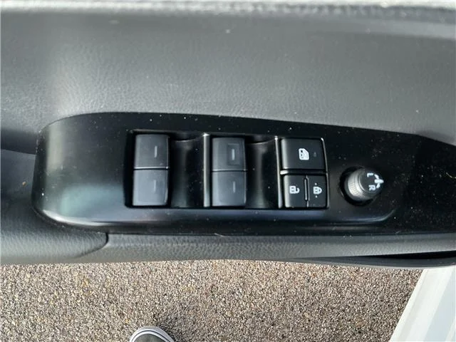 Used 2025 Wind Chill Pearl Toyota XSE image 18