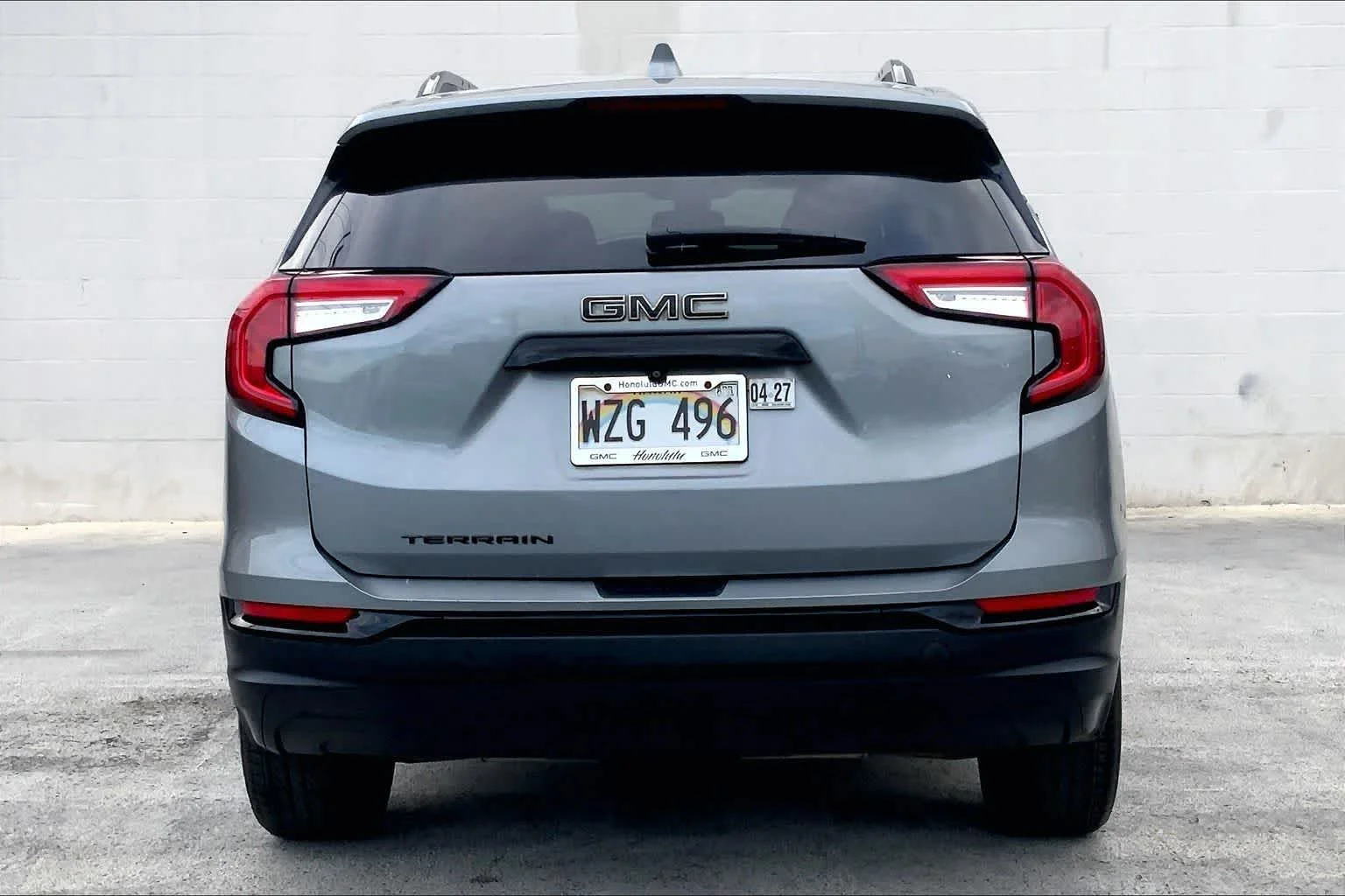 Used 2023 Sterling Metallic GMC SLE image 5