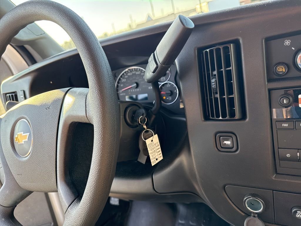 2025 Chevrolet Express Cargo Work Van - Photo 27