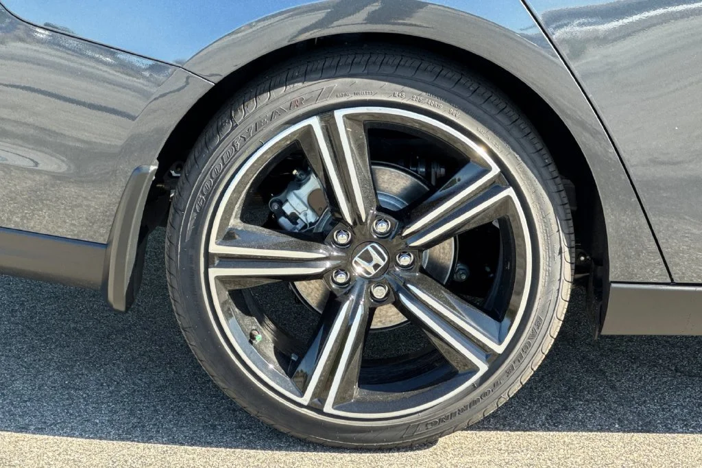 New 2026 Meteorite Gray Metallic Honda SE image 32