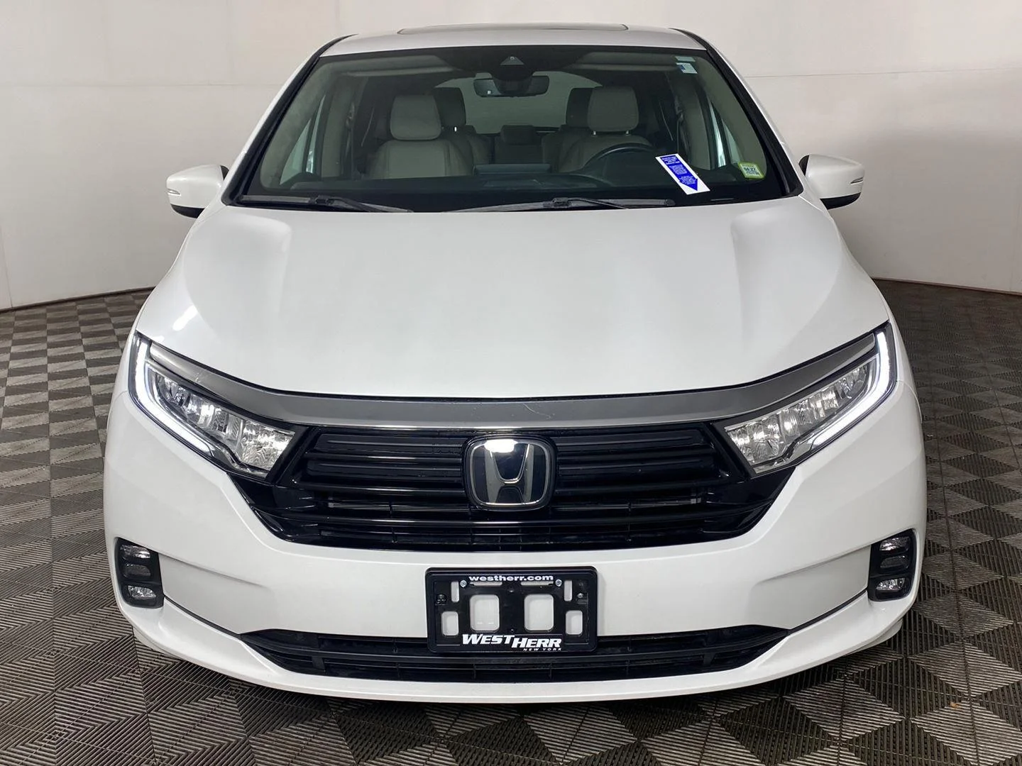 Used 2023 Platinum White Pearl Honda EX-L image 24