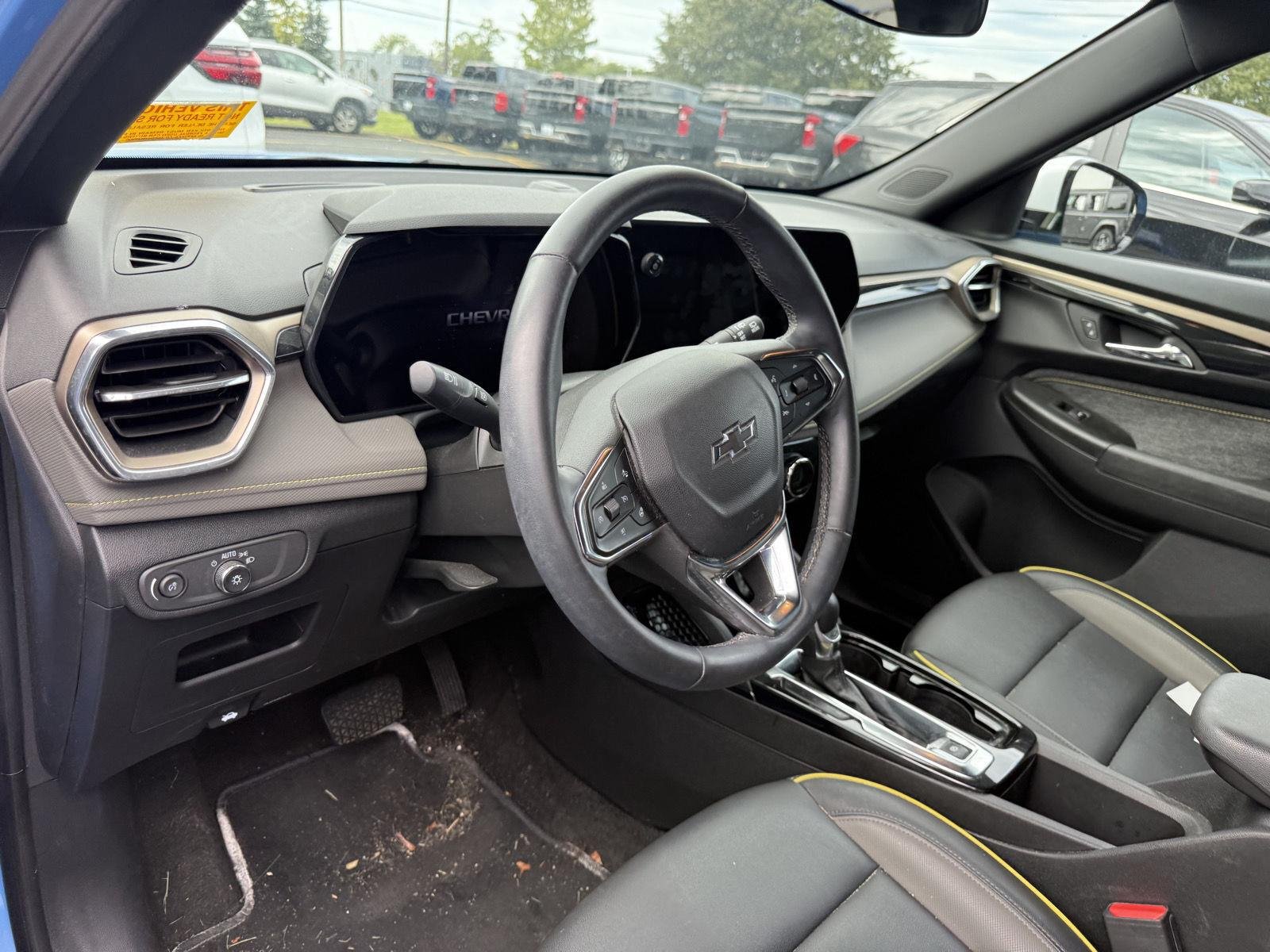 Used 2024 Fountain Blue Chevrolet ACTIV image 10