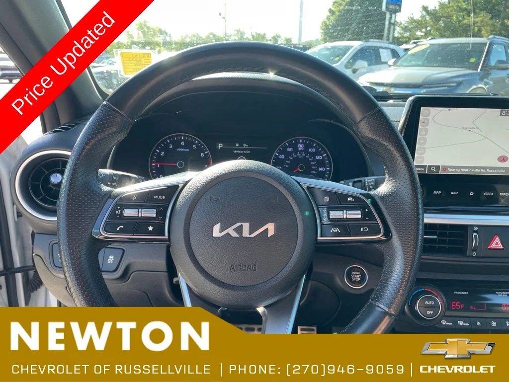Used 2023 White Kia GT-Line image 13