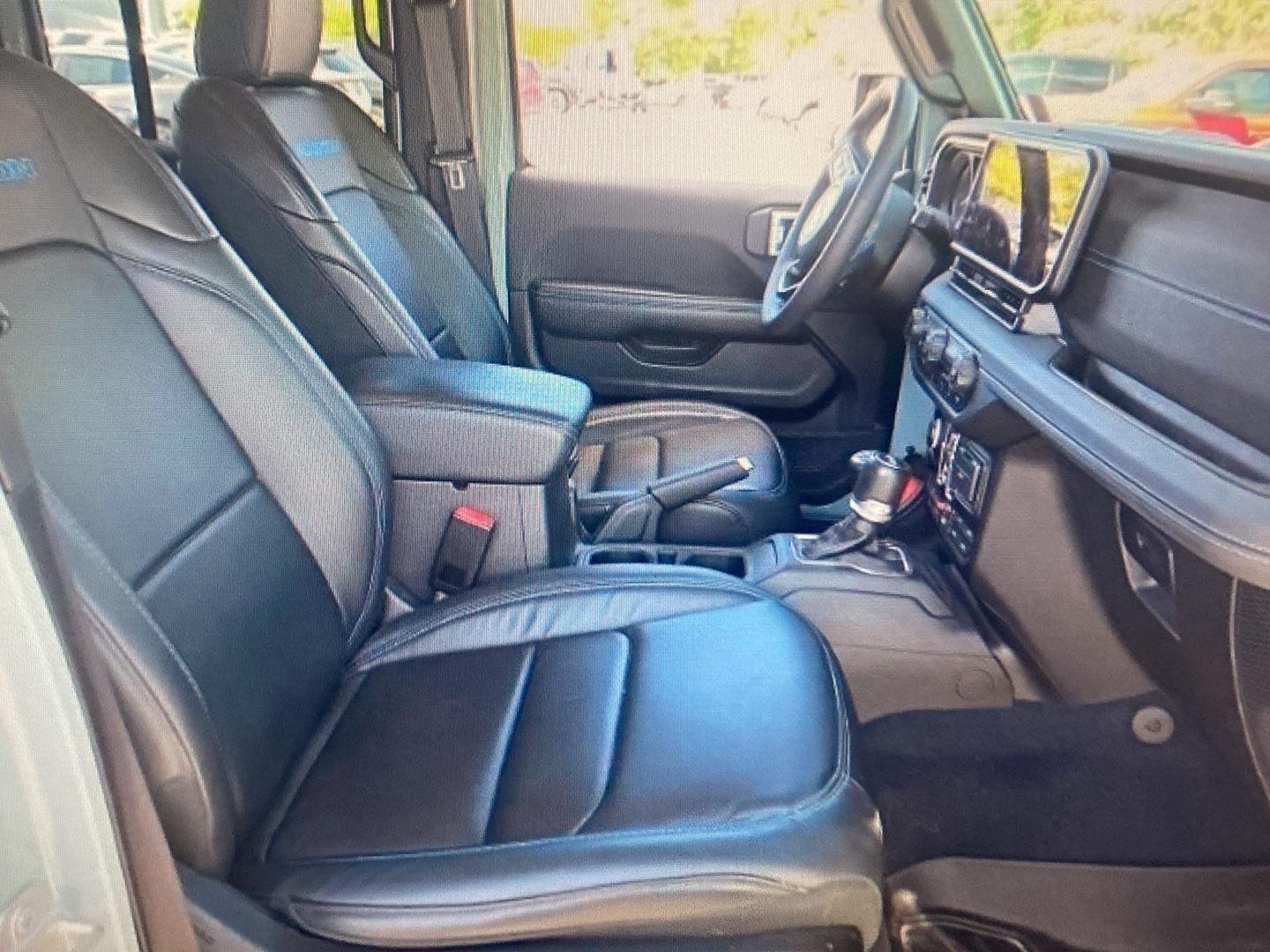 Used 2024 Earl Clearcoat Jeep Rubicon X image 16