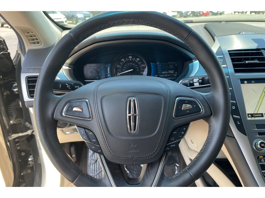 Used 2018 Black Velvet Lincoln Hybrid Reserve image 34