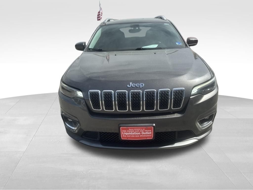 Used 2019 Gray Jeep Limited image 4