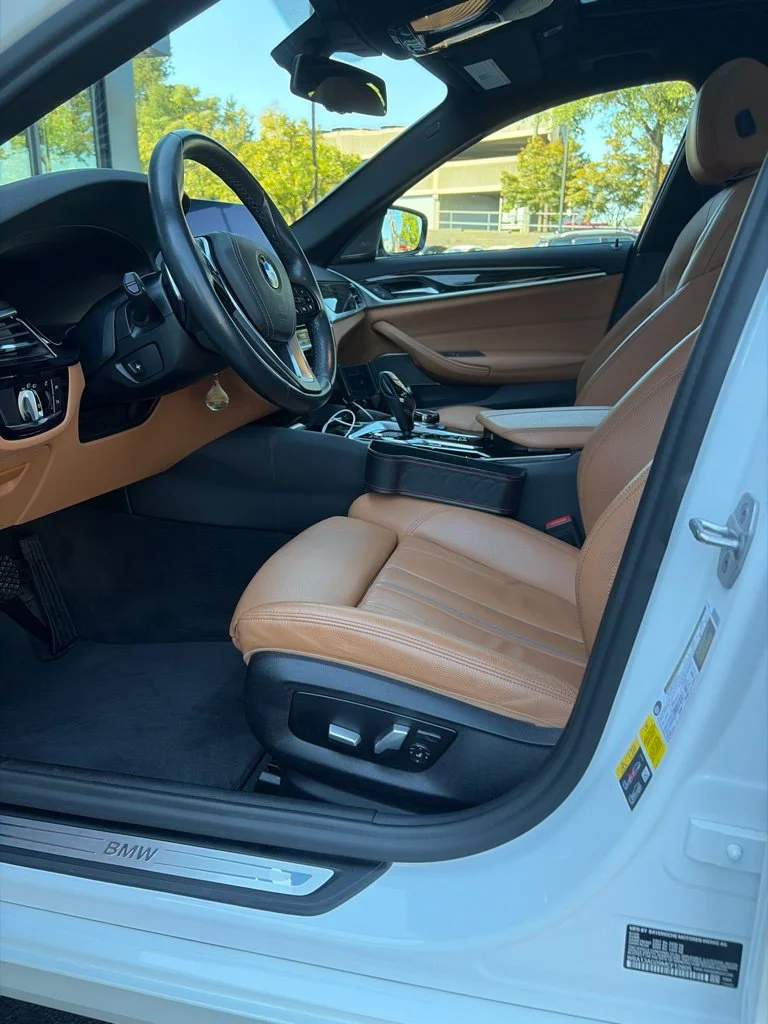 Used 2021 White BMW 530e iPerformance image 7