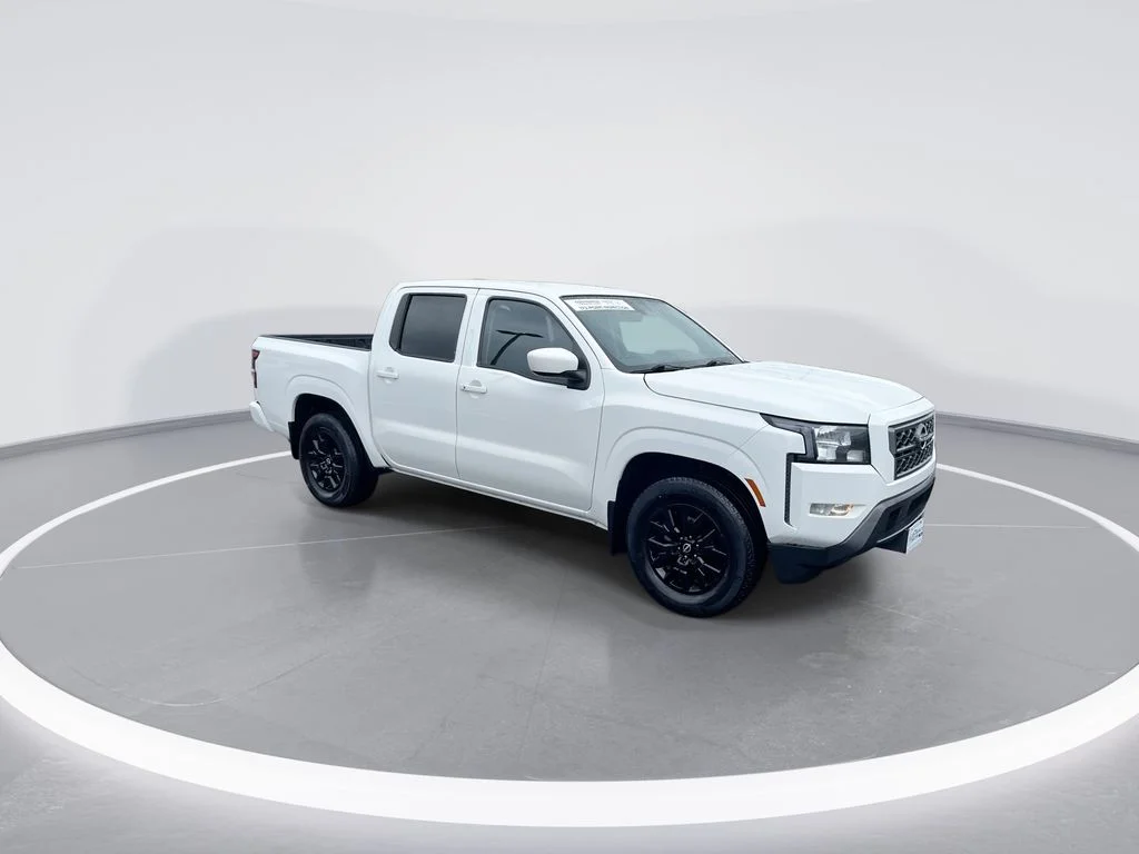 Used 2022 White Nissan SV image 2