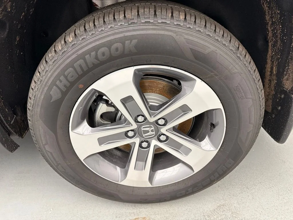 New 2026 Sonic Gray Pearl Honda EX-L image 6