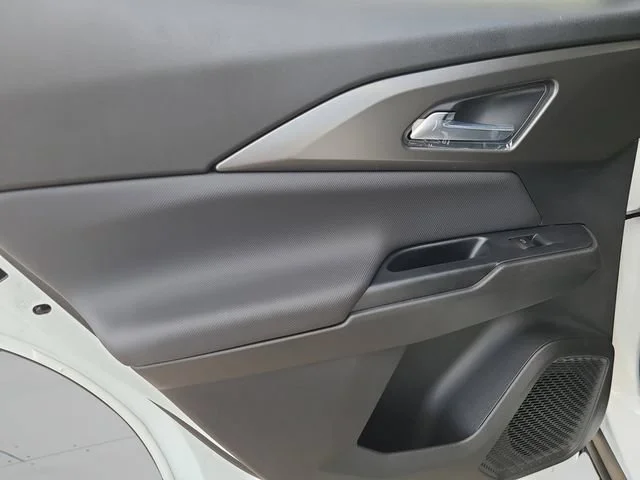 New 2026 Summit White Chevrolet LT image 18