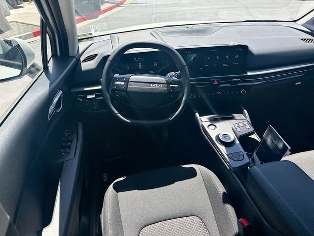 New 2026 Snow White Pearl Kia S image 21