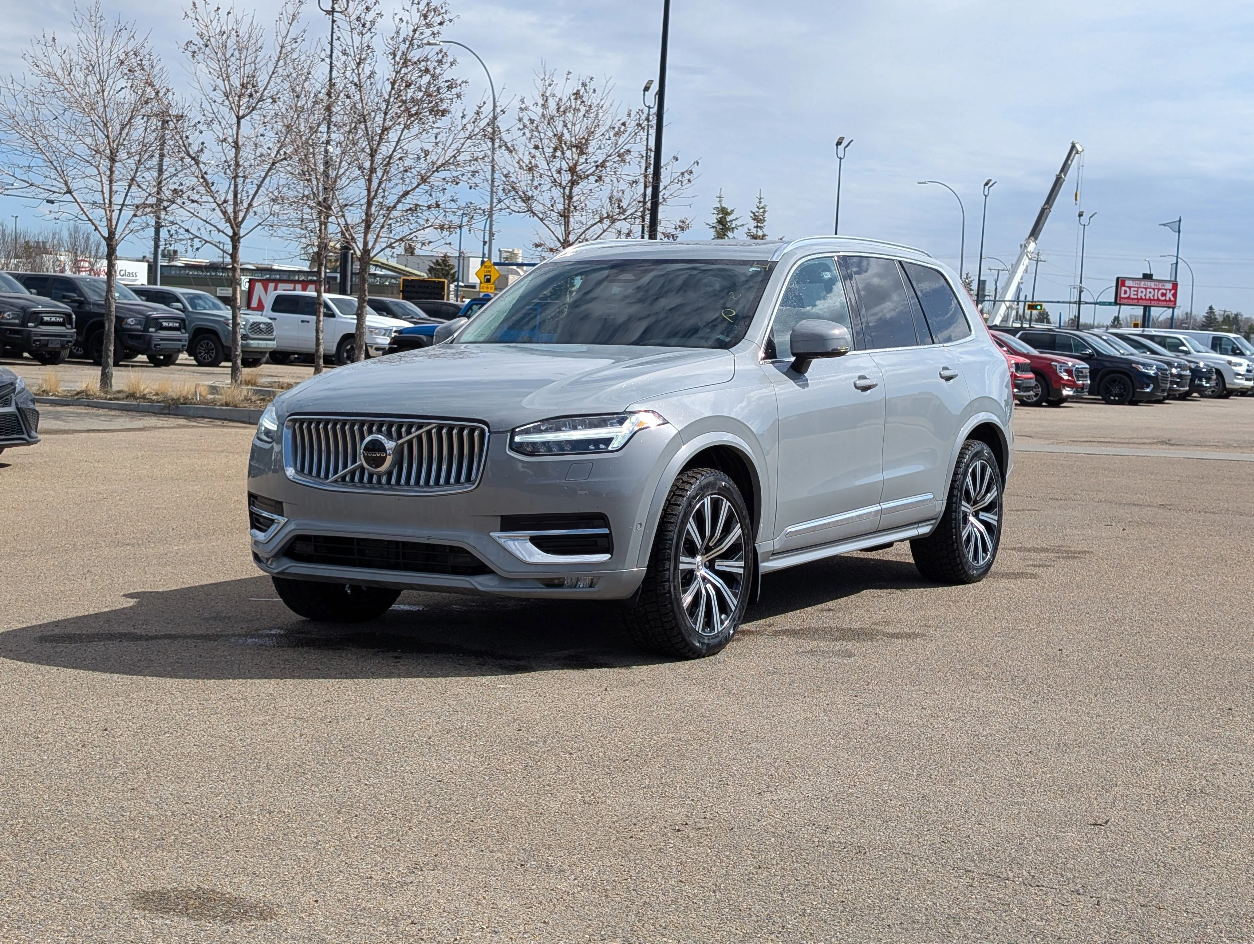 Used 2024 Crystal White Metallic Volvo Plus Bright Theme image 2