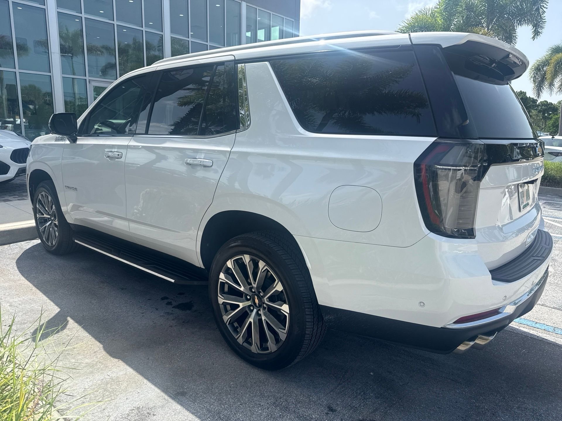 Used 2025 Beige Chevrolet High Country image 3