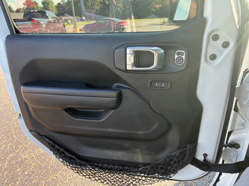 Used 2023 White Jeep Sport image 32