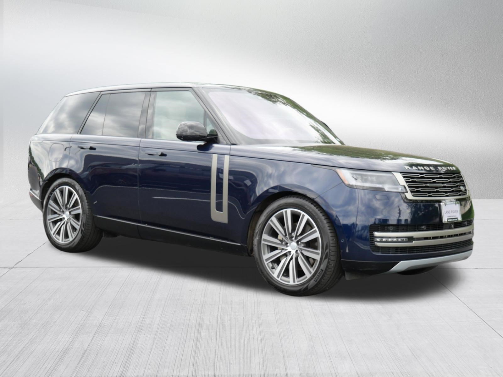 Used 2023 Portofino Blue Metallic Land Rover SE image 7