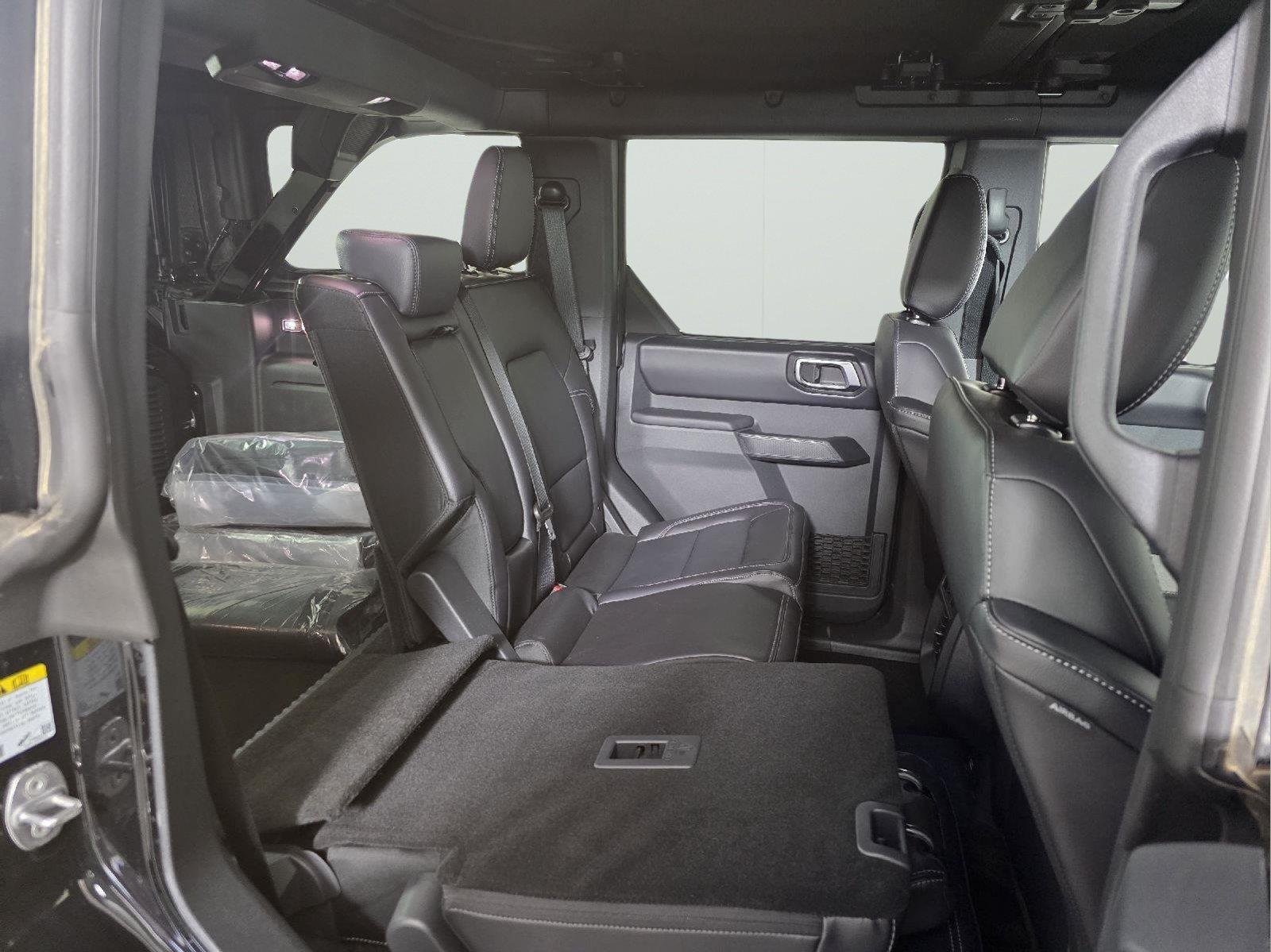 New 2025 Shadow Black Ford Outer Banks® image 20