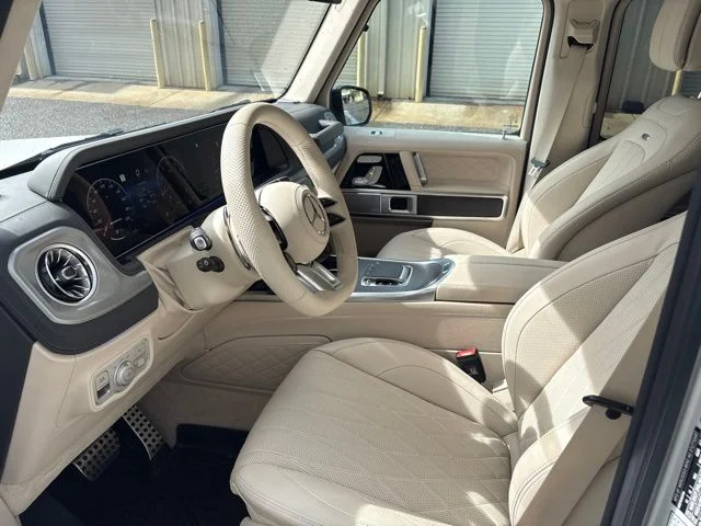 Used 2026 MANUFAKTUR Moonlight White Magno Mercedes-Benz G 63 AMG® image 10