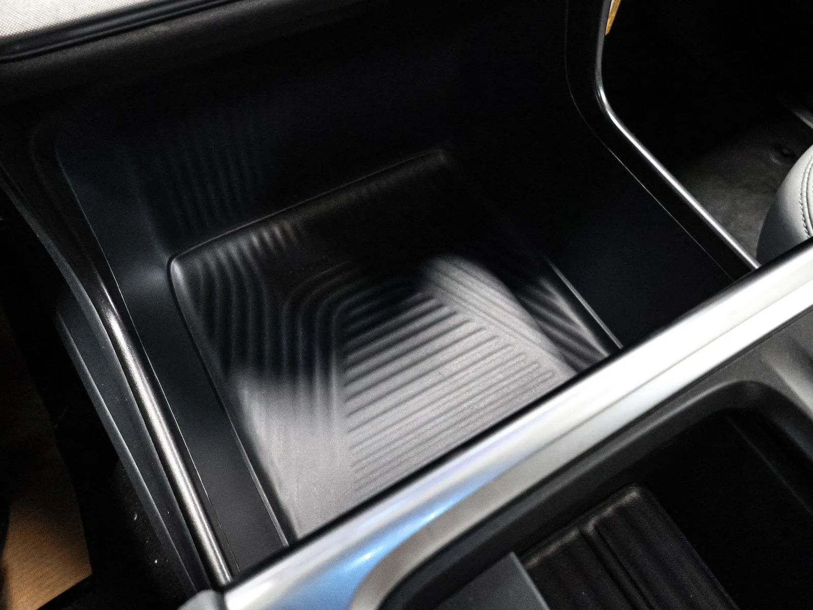 New 2026 Agate Black Metallic Ford MAX Platinum® image 38