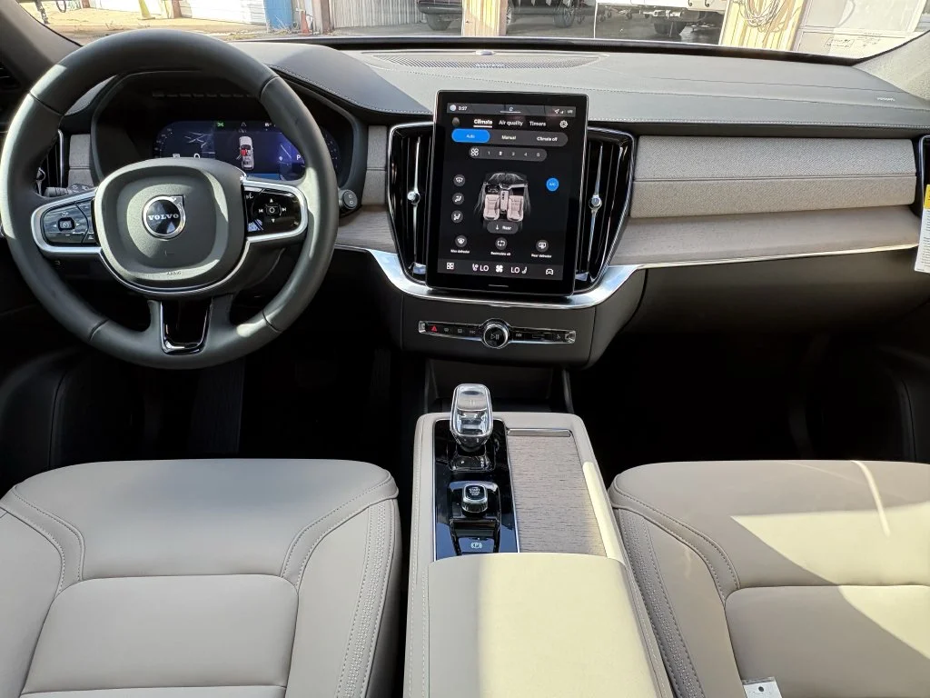 New 2026 Aurora Silver Volvo Plus image 28