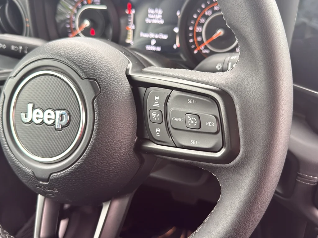 Used 2026 White Jeep Mojave image 33
