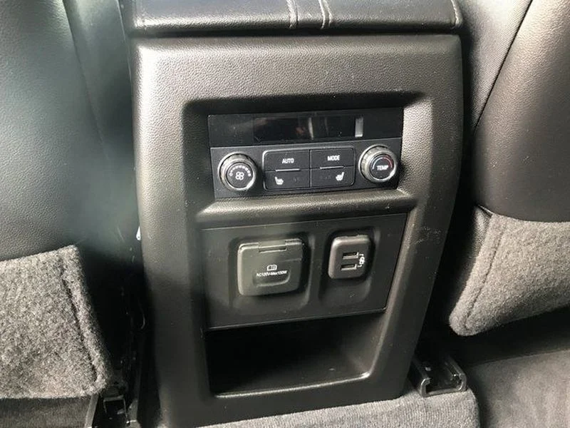 Used 2022 Mosaic Black Metallic Chevrolet High Country image 22