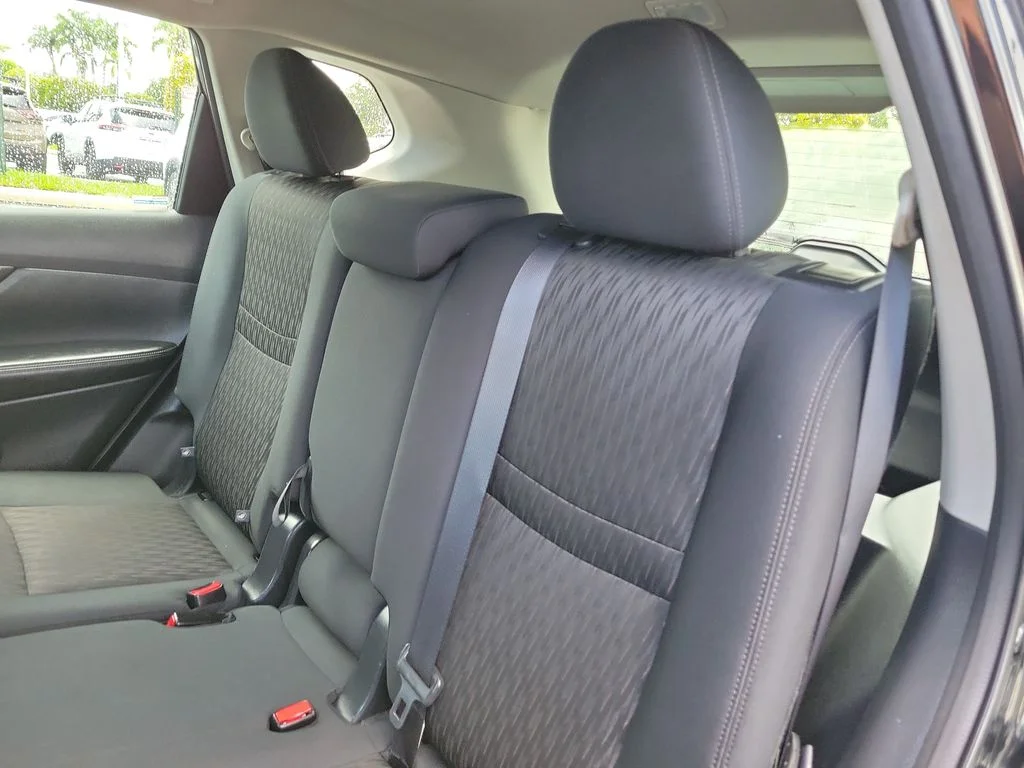 Used 2019 Black Nissan S image 13