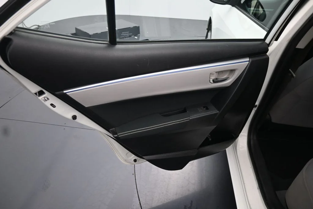 Used 2014 White Toyota LE Plus image 17