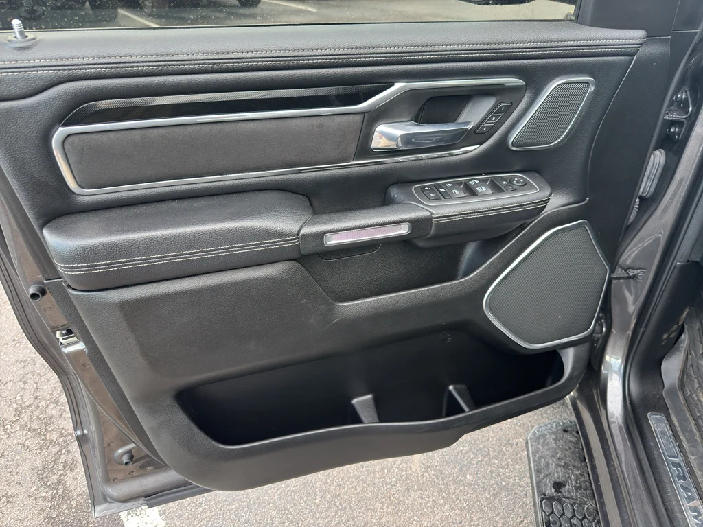 Used 2022 Granite Crystal Metallic Clearcoat Ram Laramie image 17