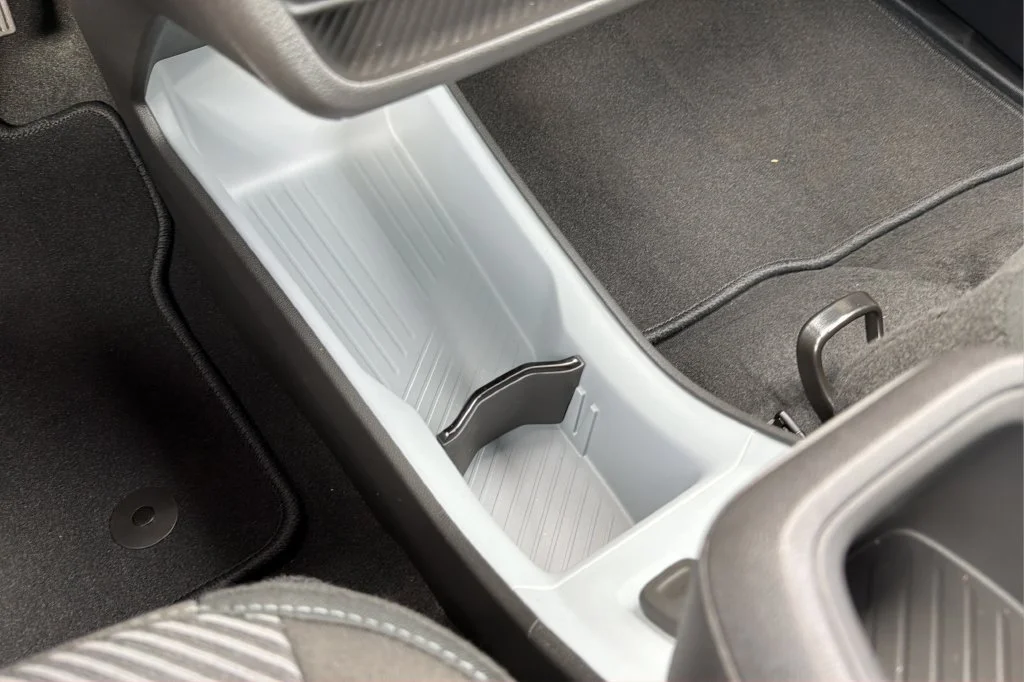 New 2027 Summit White Chevrolet LT image 32