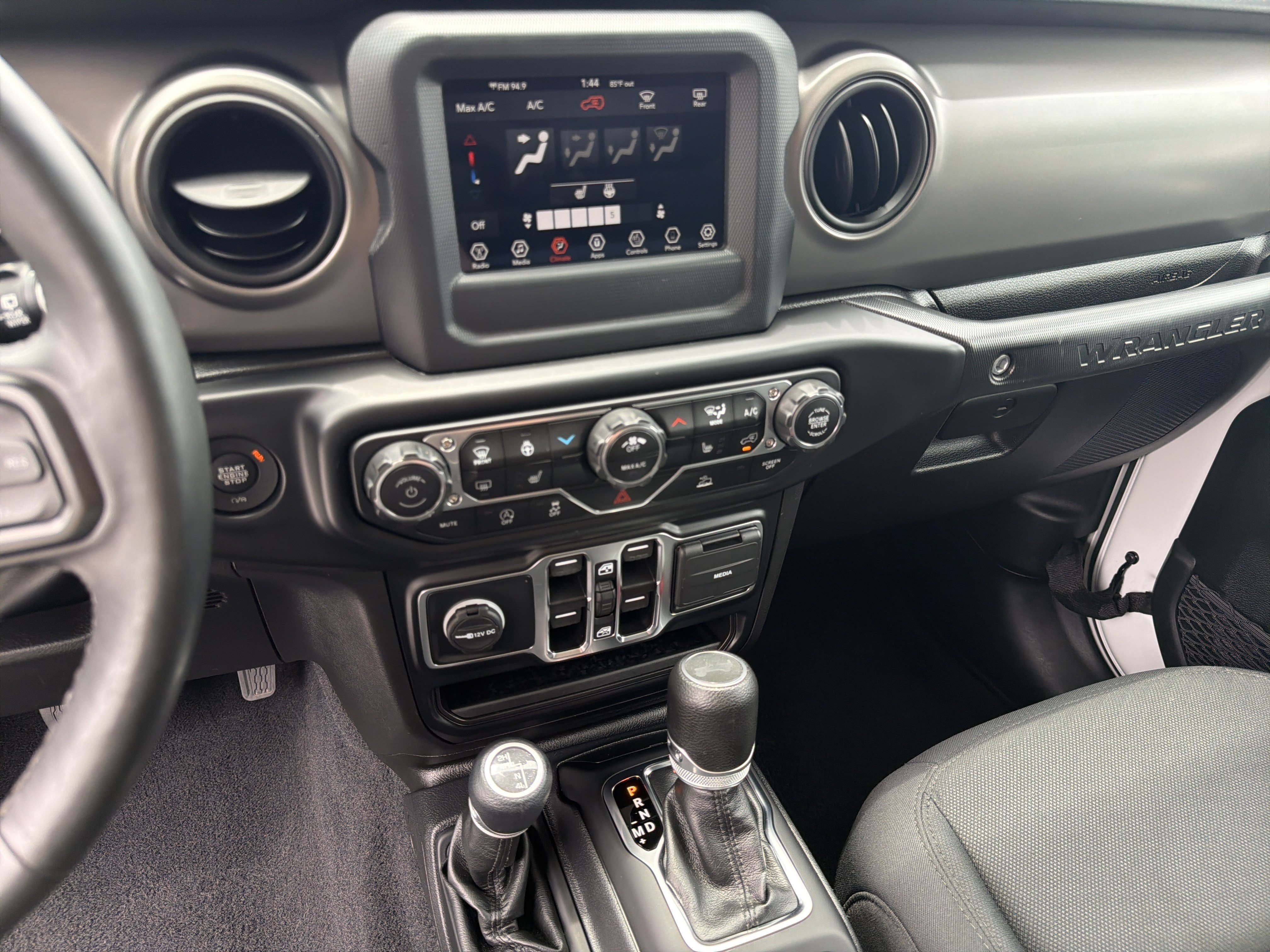 Used 2022 Bright White Clearcoat Jeep Unlimited Sport S image 32