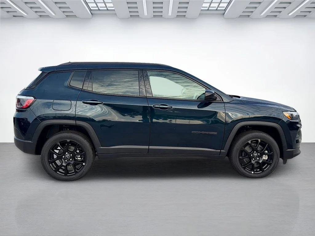 New 2026 Fathom Blue Pearl-Coat Exterior Paint Jeep Latitude image 2