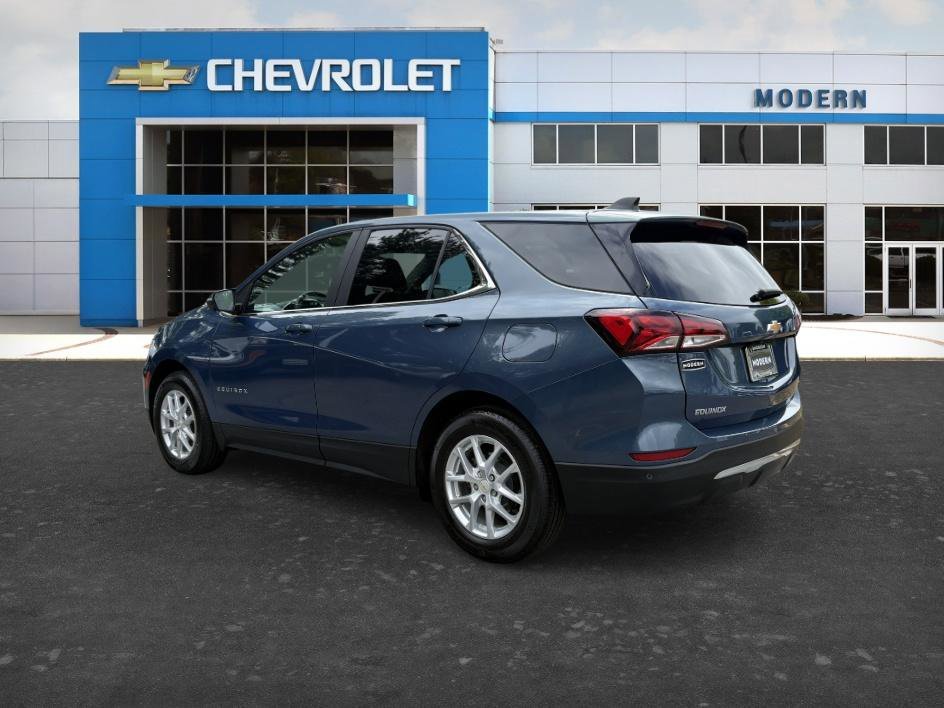 Used 2024 Lakeshore Blue Metallic Chevrolet LT image 3