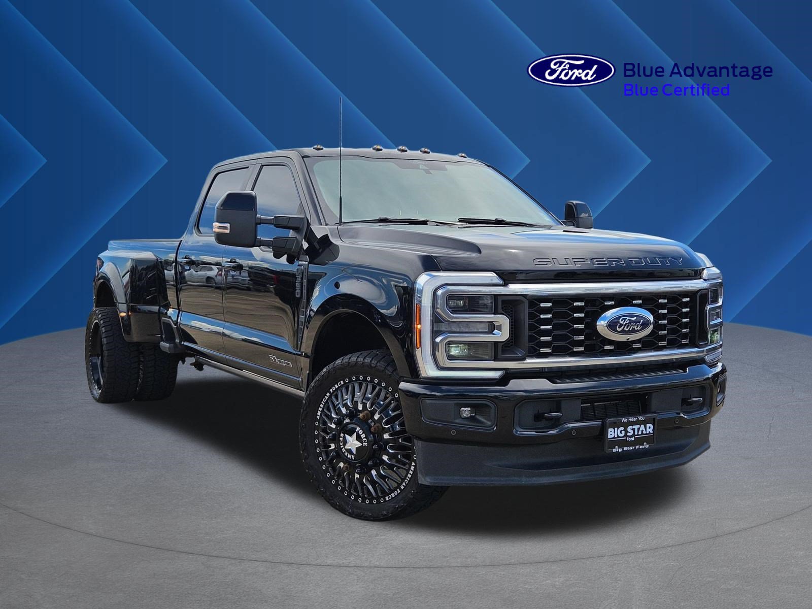 Used 2025 Agate Black Metallic Ford Platinum image 1