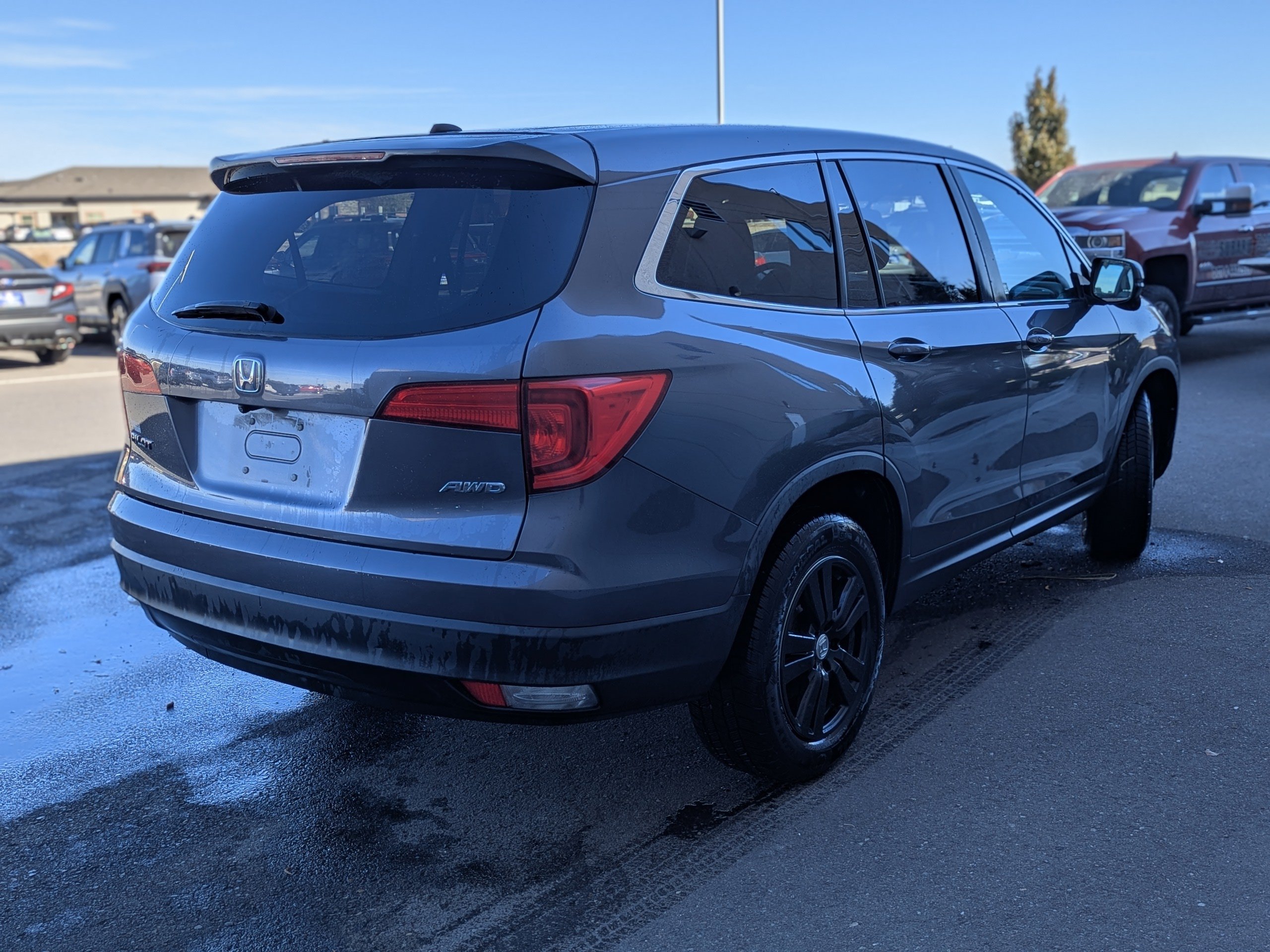 Used 2018 Silver Honda EX image 5