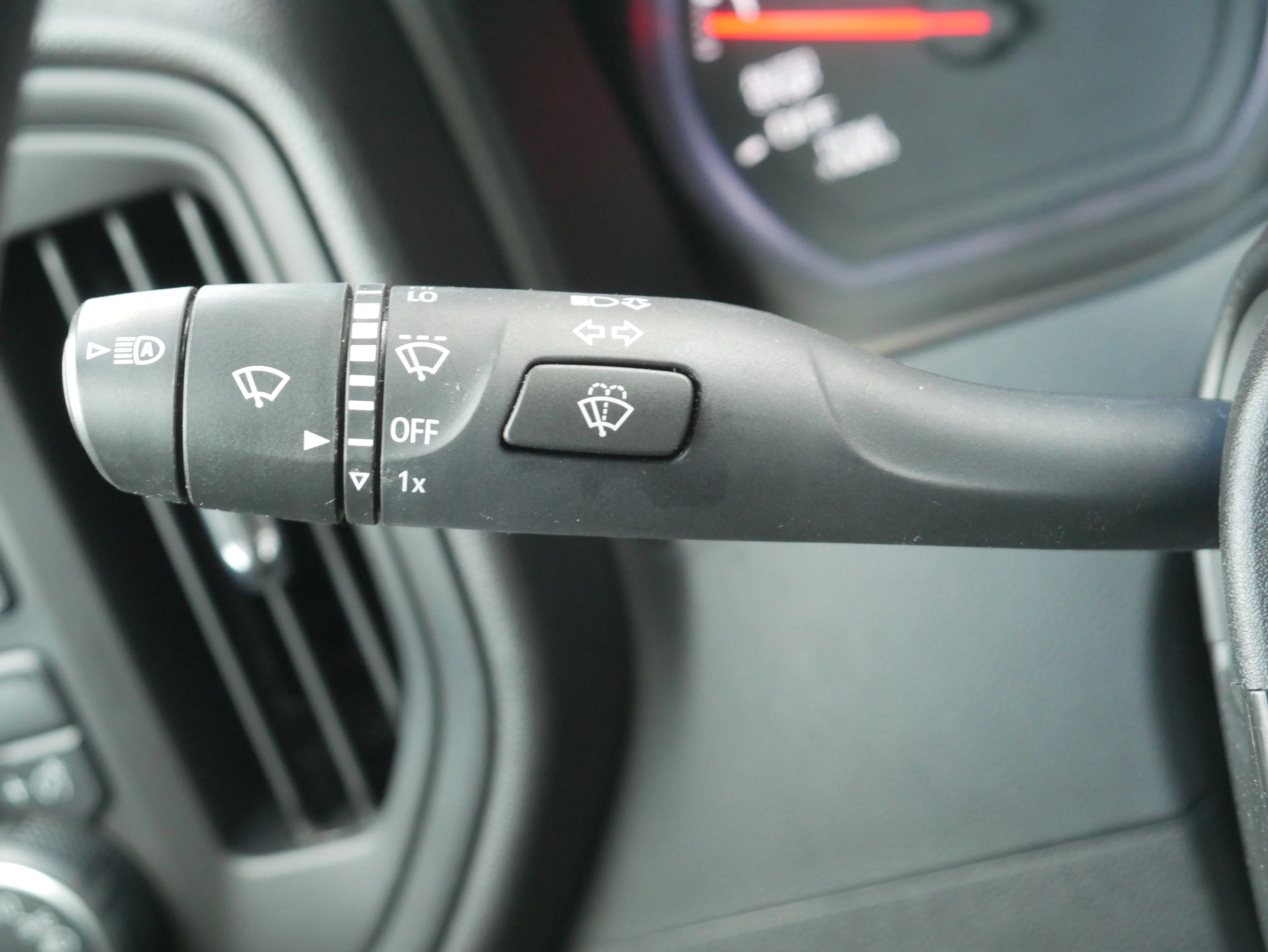 2023 Chevrolet Silverado 1500 Custom - Photo 22